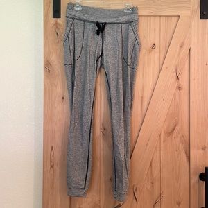 Lululemon joggers size 6